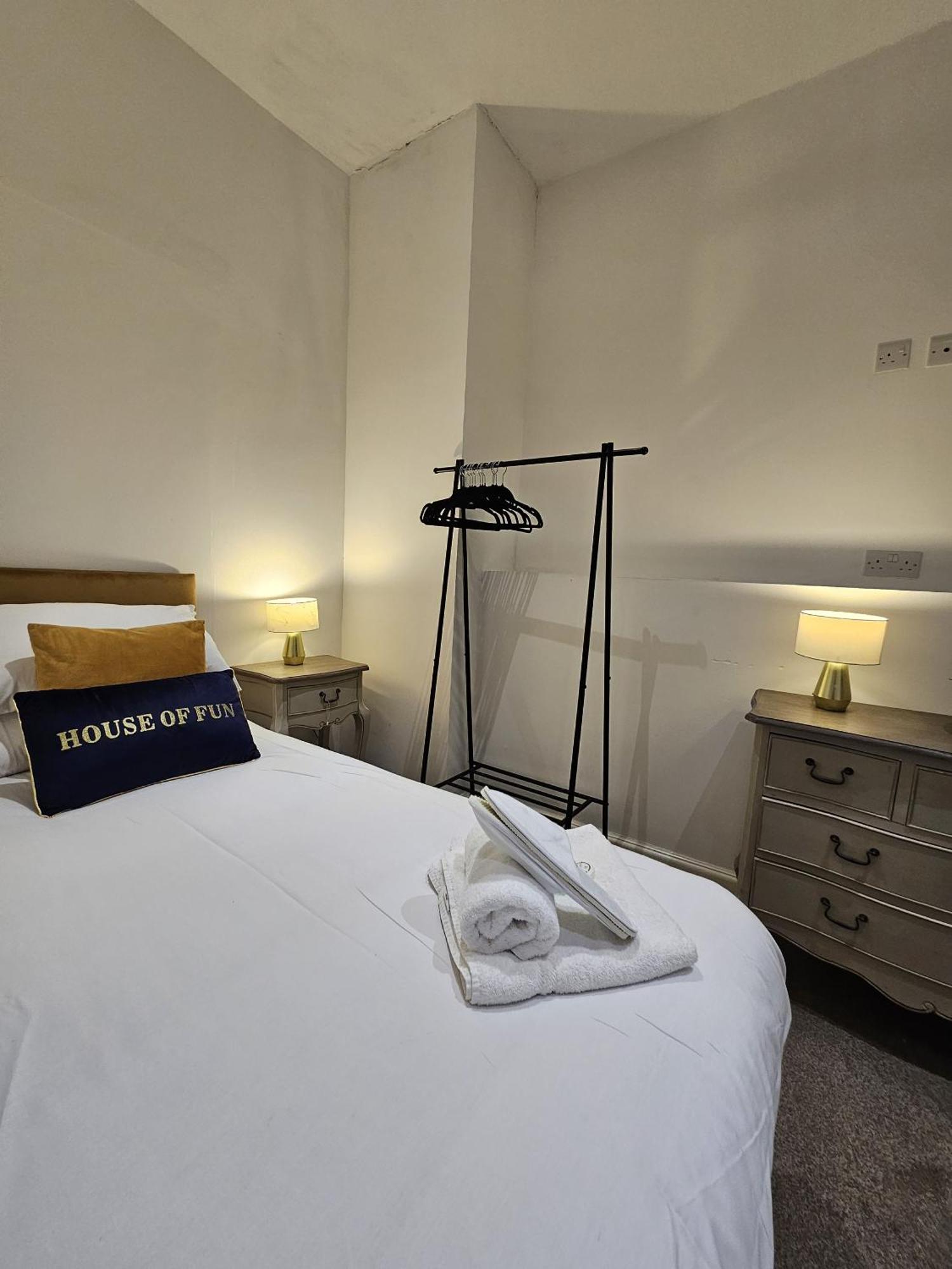 Customs House Bed & Breakfast Ливърпул Стая снимка