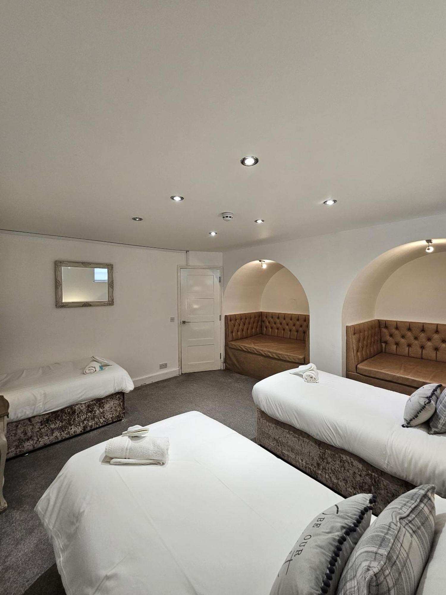 Customs House Bed & Breakfast Ливърпул Стая снимка